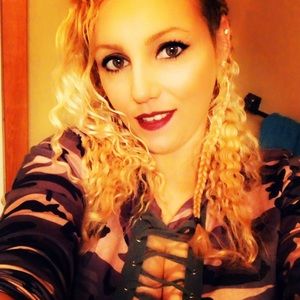 Meet your Posher, Natalie